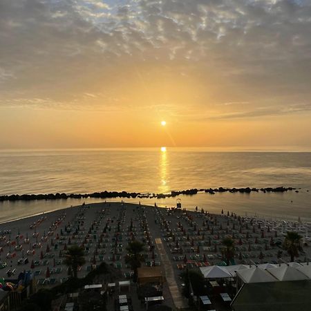 Апартаменти Il Balcone Sul Mare Порто-Реканаті Екстер'єр фото